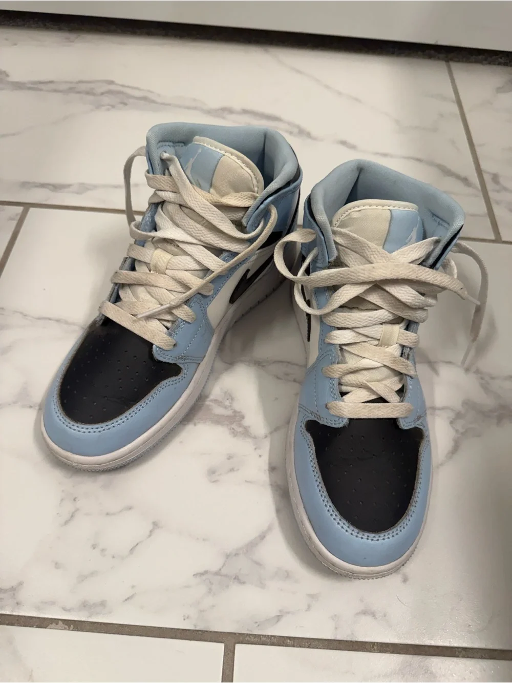 Nike Air Jordan Kids High-Top Sneakers in Light Blue, Black, White